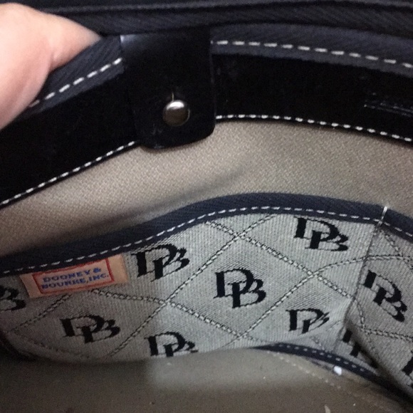 Dooney & Bourke Vintage black tote - Picture 5 of 6